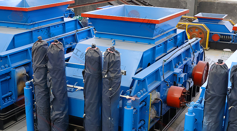  鈉長石大型全自動(dòng)液壓對(duì)輥制砂機(jī)價(jià)格多少？