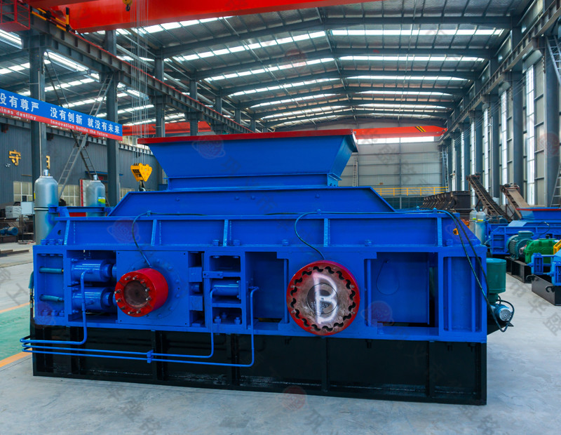 砂石廠需要什么設(shè)備，出料1-3mm對輥破碎機廠家